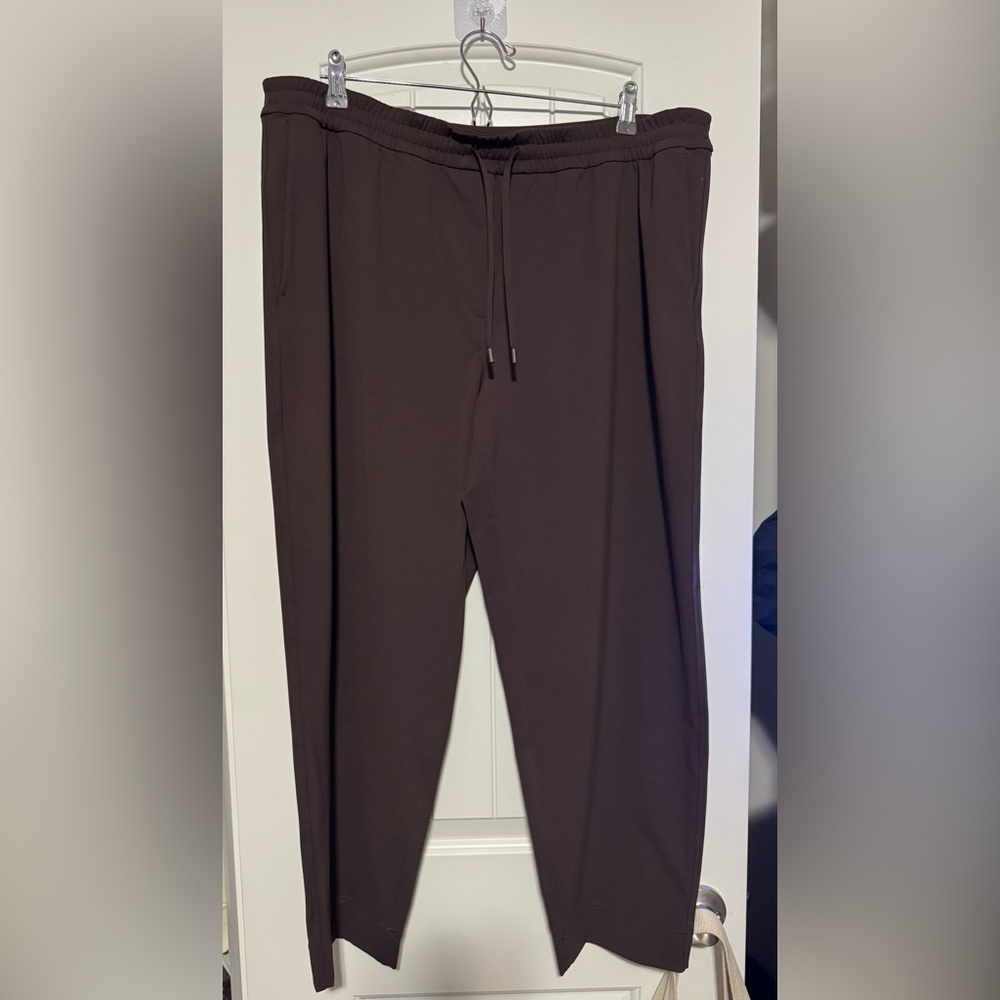 lululemon athletica ESPRESSO TAPERED LEG mid rise PANT 7/8 length sz XL LIKE NEW - Picture 2 of 7